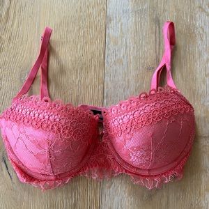 Victoria’s Secret Very Sexy pink lace bra 32D